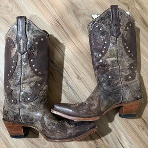 Corral Boots. Size 9M.  R1050. Brown with Conchos and Studs.